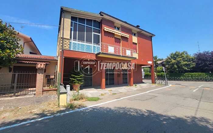 Casa con 5 locali in vendita in Castelnuovo Rangone