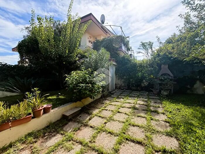 Appartamento bilocale in vendita in Viale dei Gerani, Anzio