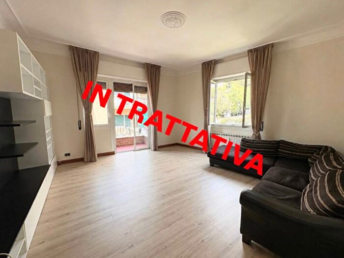 Appartamento con 5 locali in affitto in Via Aldo Acquarone, Castelletto, Genova