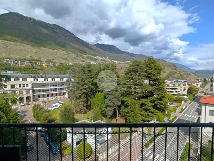 Appartamento trilocale in affitto in Via Stelvio, Sondrio