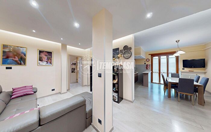 Appartamento con 5 locali in vendita in Busano