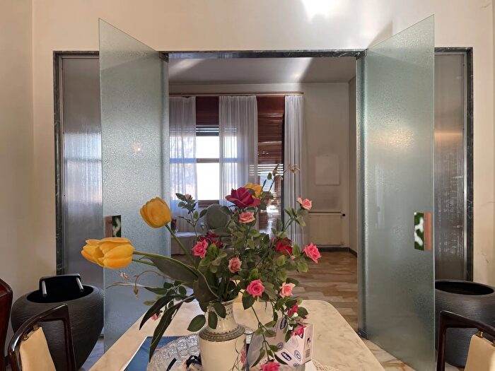 Casa con 12 locali in vendita in Suzzara