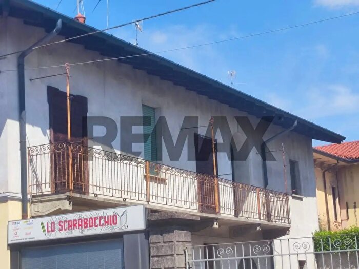 Appartamento bilocale in vendita in Via Vittorio Veneto, Samarate