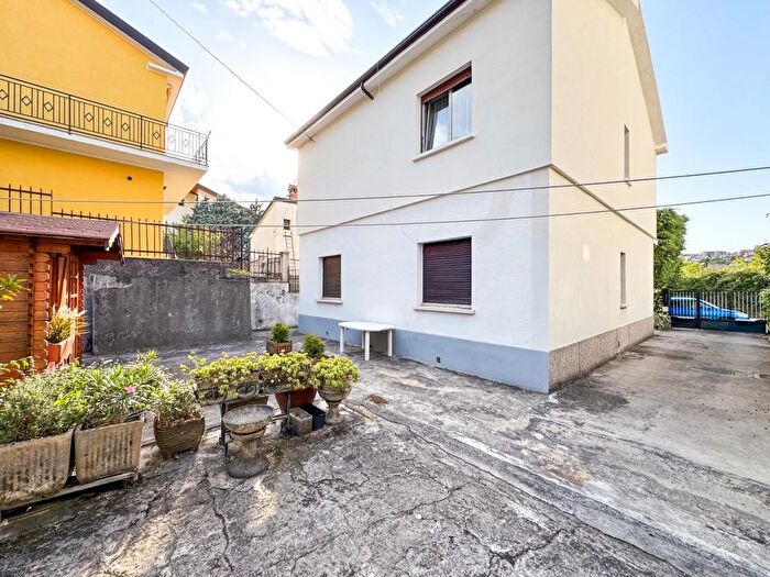 Appartamento trilocale in vendita in Trieste