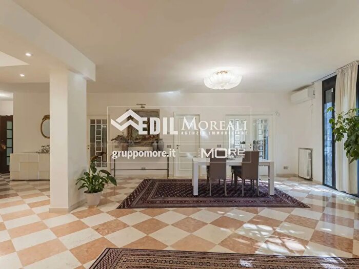 Casa con 7 locali in vendita in Via delle Costellazioni, Modena
