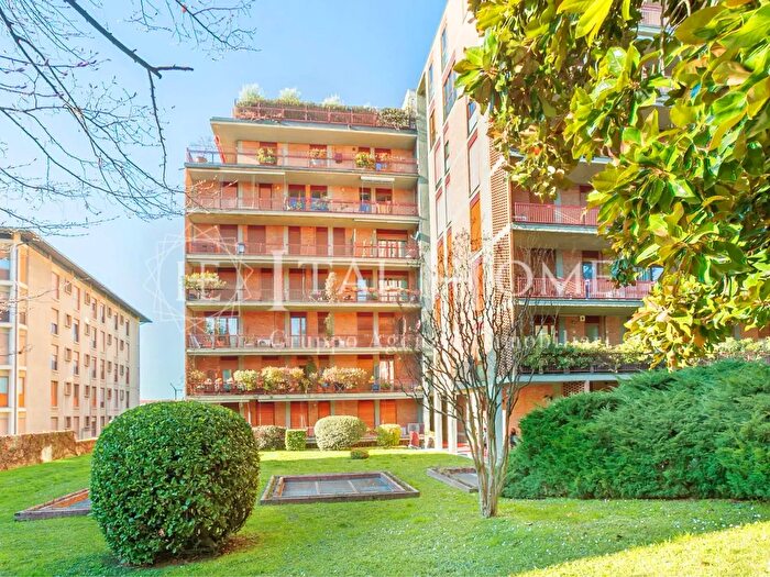 Appartamento trilocale in vendita in Via SantAlessandro, Bergamo