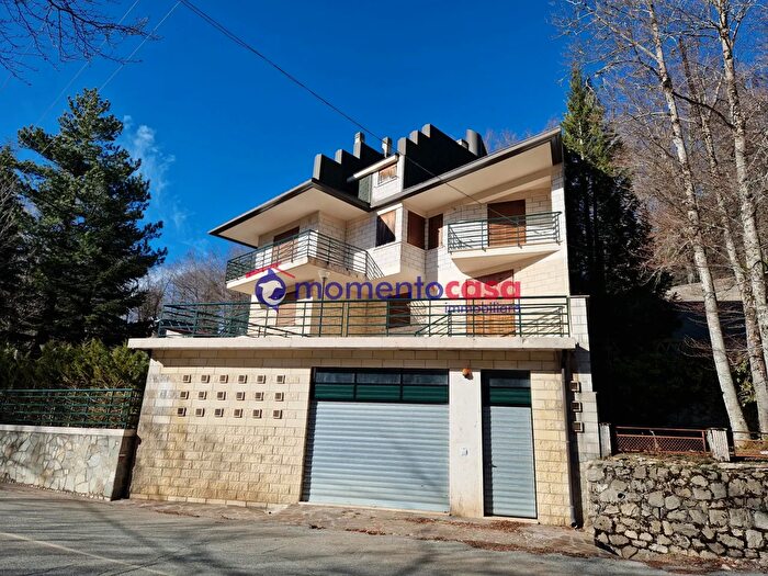 Casa con 12 locali in vendita in Via Valle Oscura, Santo Stefano In Aspromonte