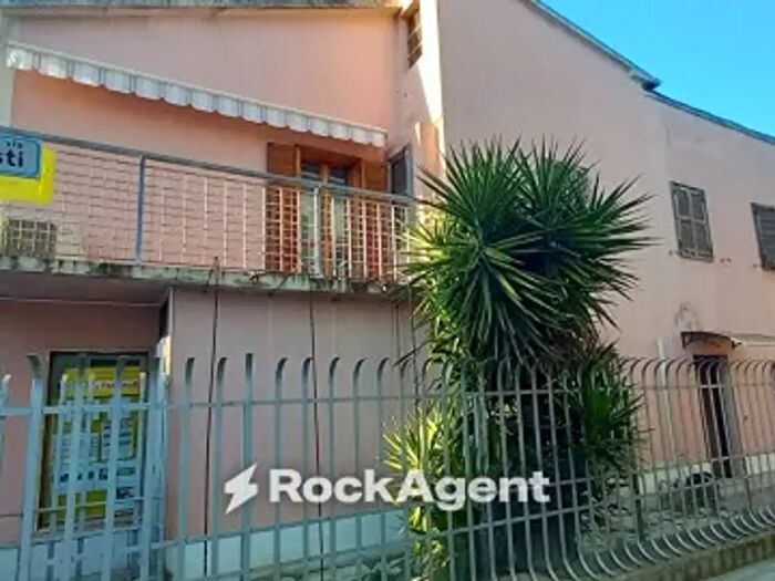 Appartamento con 5 locali in vendita in Via Raffaello Sanzio, Senigallia