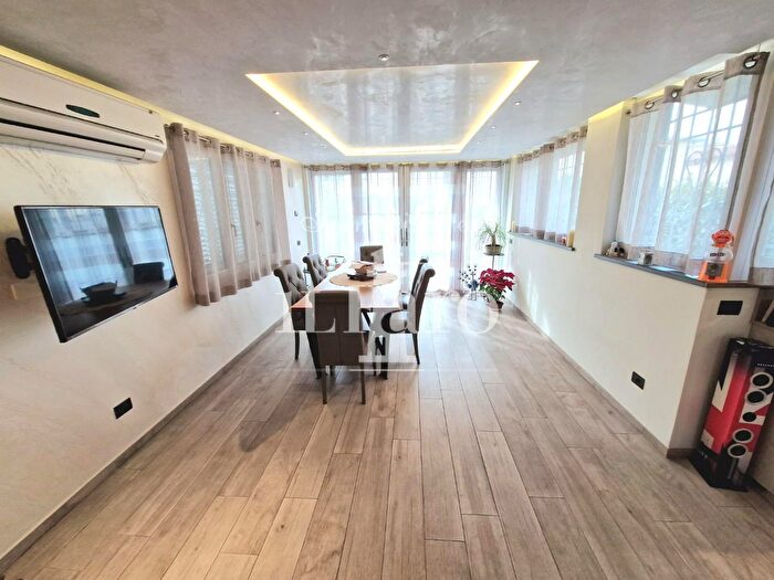 Casa con 6 locali in vendita in Ella Chiesa, Signa