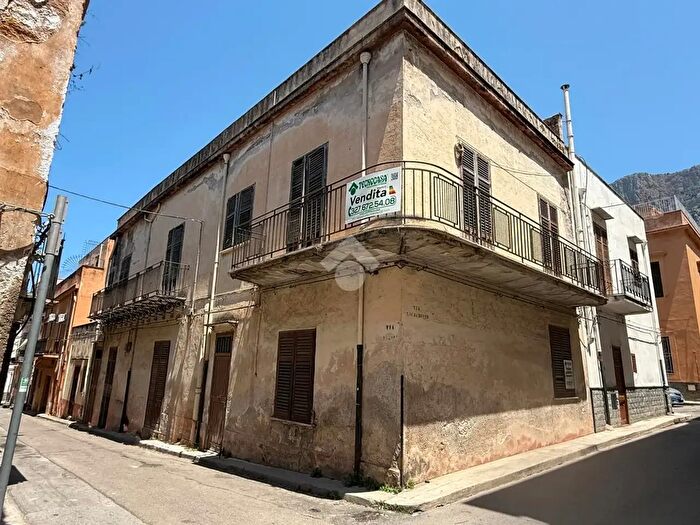 Casa con 10 locali in vendita in Via Generale Vito Artale, Cinisi