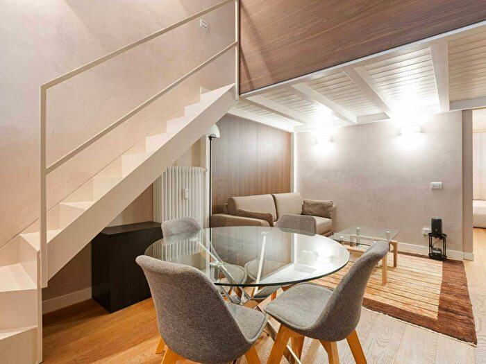 Appartamento trilocale in affitto in Via Nicol² Tartaglia, Cenisio, Milano