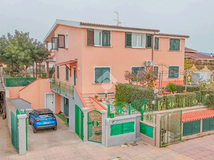 Casa con 5 locali in vendita in Via Sebastiano Satta, Valledoria