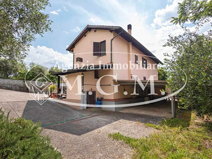 Case in Vendita e in Affitto - 3