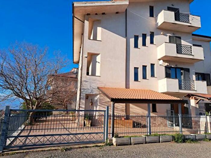 Appartamento con 6 locali in vendita in Cuccio, San Giorgio Albanese