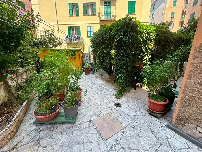 Appartamento con 7 locali in vendita in Corso Luigi Andrea Martinetti, Genova