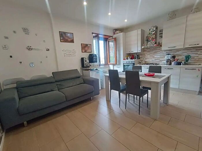 Appartamento trilocale in vendita in Roma