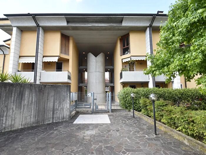 Appartamento trilocale in vendita in Via Ferdinando Magellano, Bussolengo