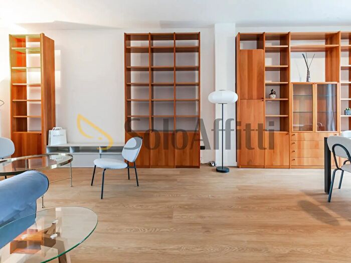 Appartamento quadrilocale in affitto in Via Donatello, Milano