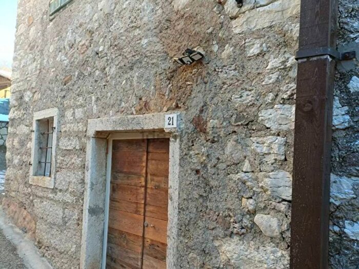 Appartamento trilocale in affitto in Via Arturo Toscanini, Centro, Folgaria