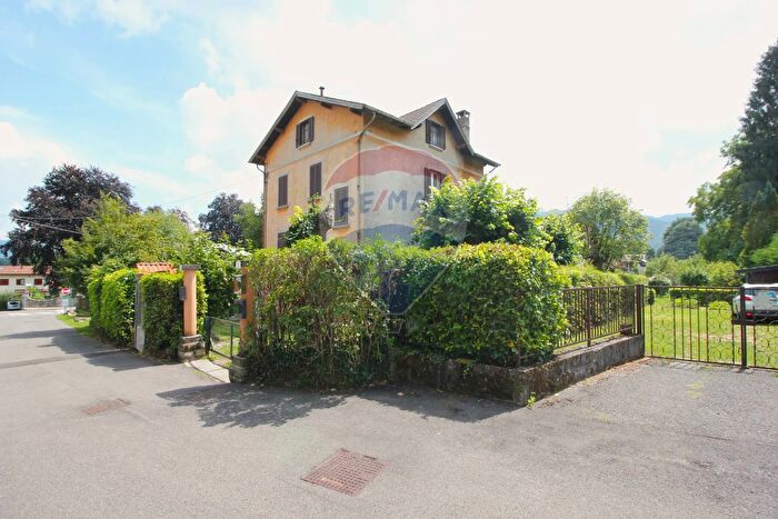 Appartamento bilocale in vendita in Viale Campione dItalia, Alta Valle Intelvi