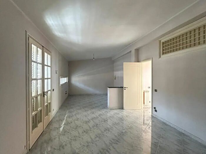 Appartamento quadrilocale in vendita in Via Istria, Catania