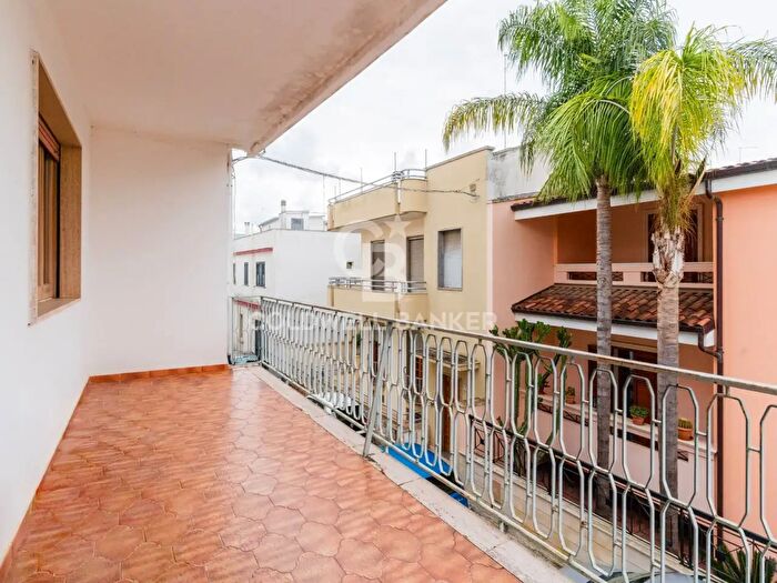 Appartamento con 6 locali in vendita in Via Cesare Balbo, Cutrofiano