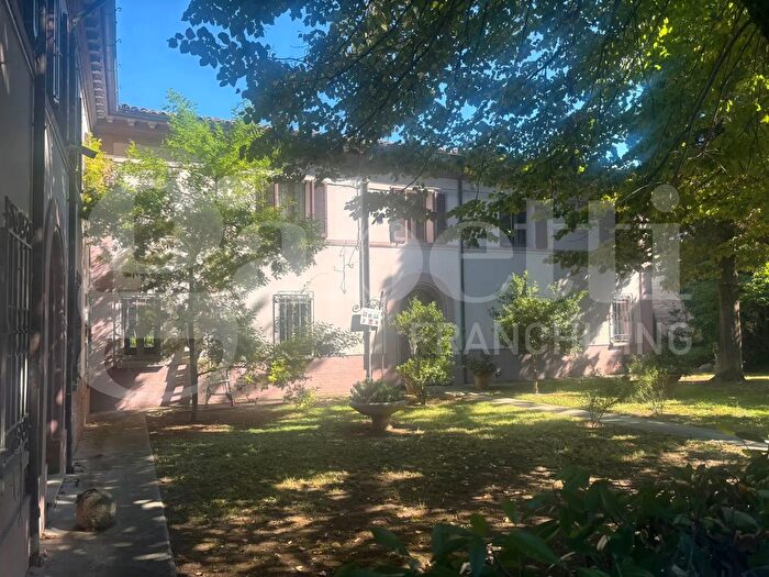 Casa con 8 locali in vendita in Via Santerno Ammonite, Ravenna