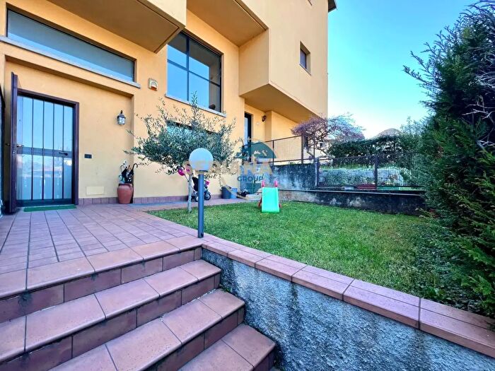 Casa quadrilocale in vendita in Via Concezione, Albino