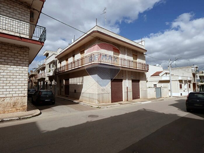 Casa quadrilocale in vendita in Via Vito Oronzo Colapinto, Turi