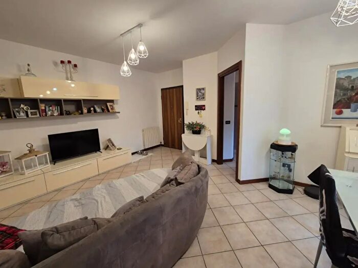 Appartamento quadrilocale in vendita in Carrara