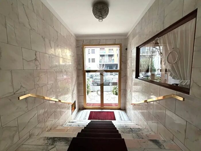 Appartamento trilocale in affitto in Via Carlo Crivelli, Milano