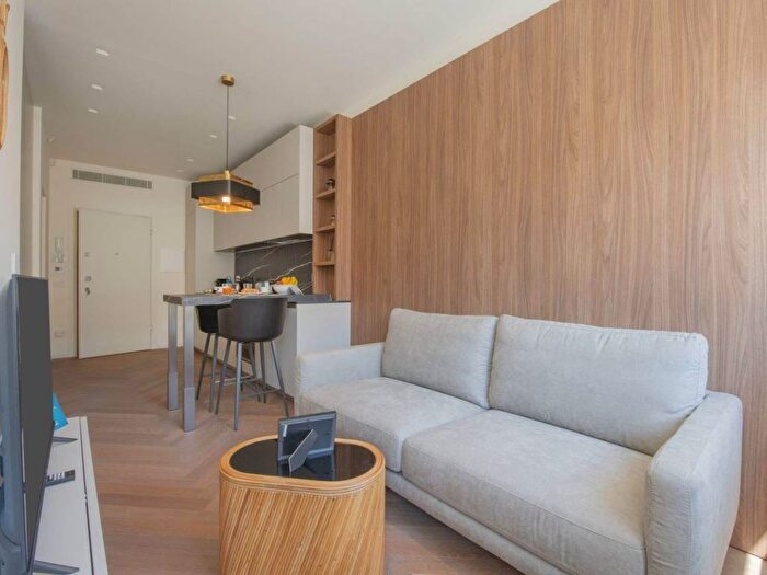 Appartamento trilocale in affitto in Via Torino, Carrobbio, Milano