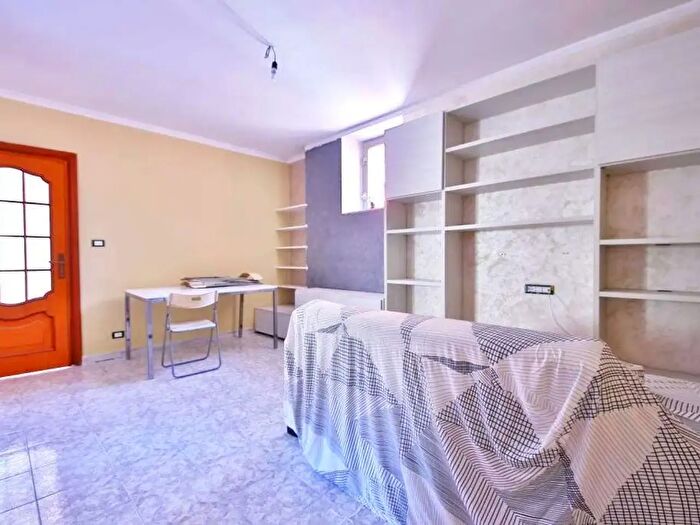 Appartamento trilocale in affitto in Genova