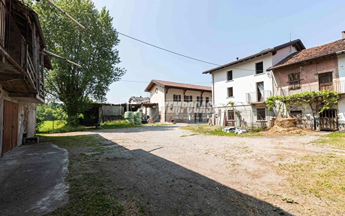 Appartamento trilocale in vendita in Molteno