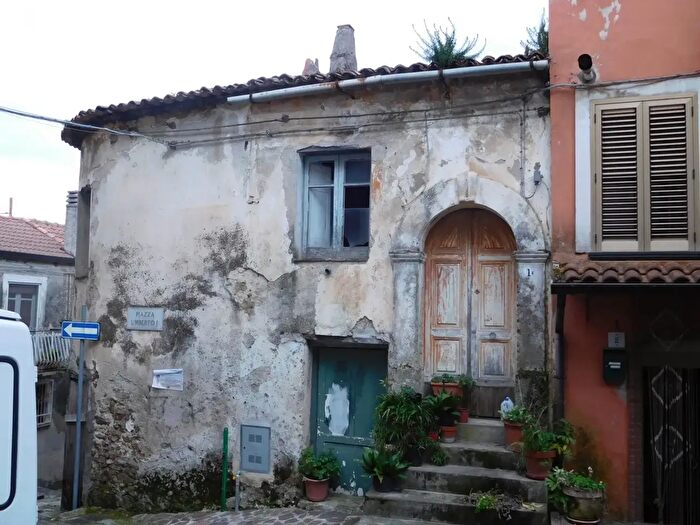 Casa bilocale in vendita in Piazza Umberto I°, Ispani