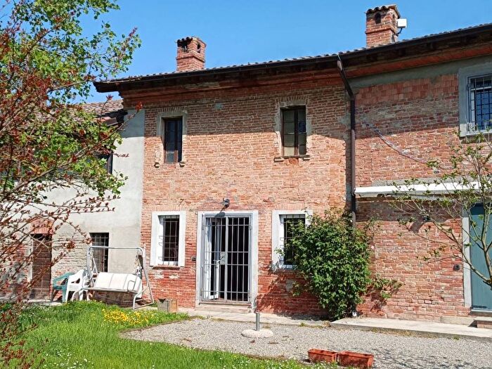 Casa con 6 locali in affitto in Via Pavesa, Grava, Alluvioni Piovera