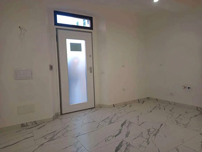 Appartamento bilocale in vendita in Via Bassa, Livorno