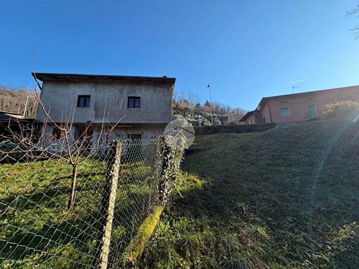 Casa trilocale in vendita in Via Valpredina, Cenate Sopra