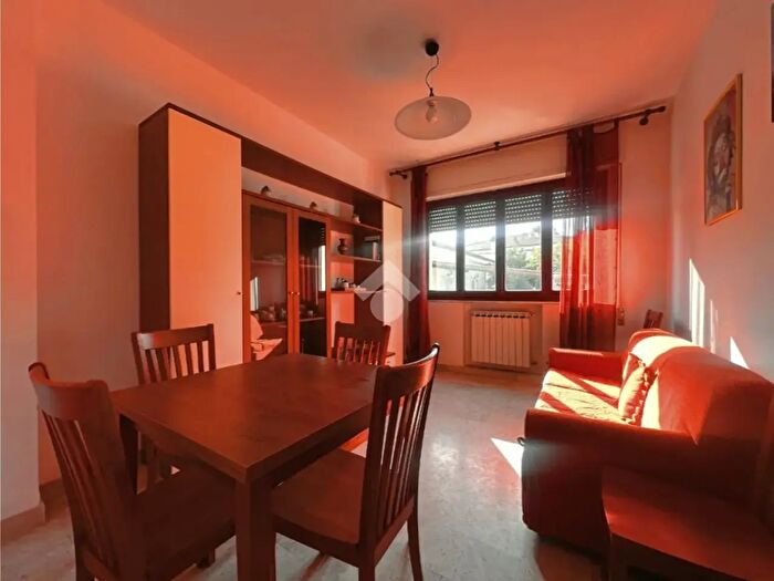 Appartamento quadrilocale in vendita in Via Lunense, Carrara