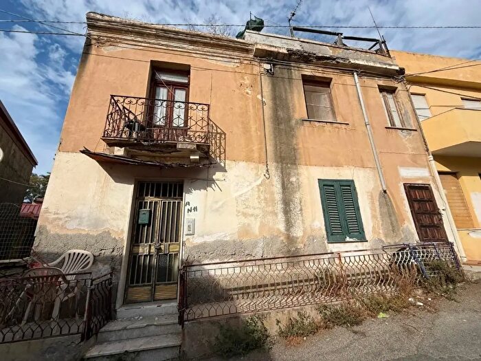 Appartamento bilocale in vendita in Via a Rione G, Reggio di Calabria