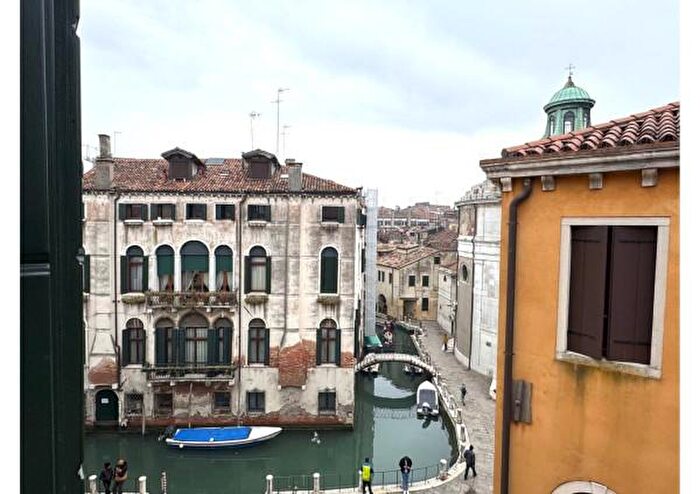 Appartamento con 6 locali in vendita in Cannaregio, Venezia