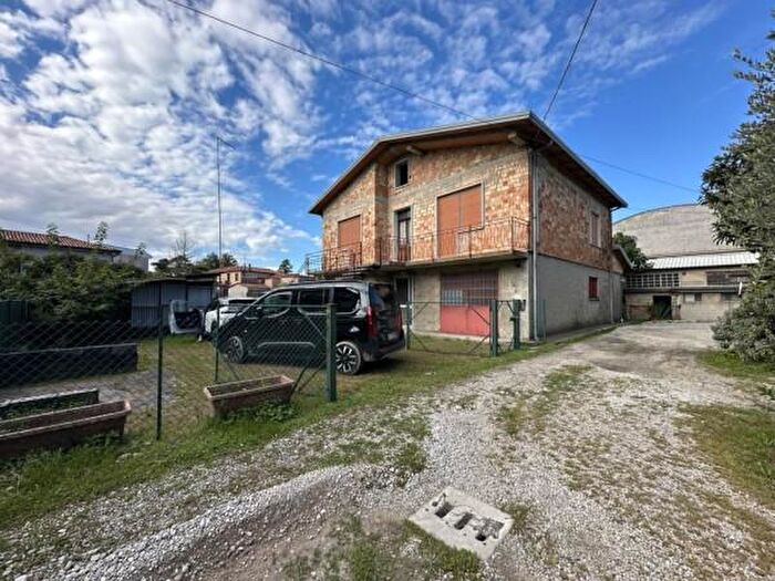 Casa con 6 locali in vendita in Via Giuseppe Giacomazzo, Dolo