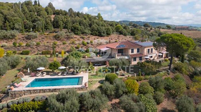 Casa con 6 locali in vendita in Località Cerqueto di Trecine, Passignano Sul Trasimeno