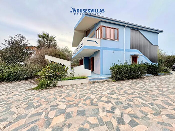 Casa con 5 locali in affitto in Lungomare Ionio, Noto