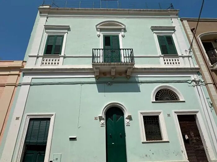 Casa con 6 locali in vendita in Via Cesare Battisti, PresicceAcquarica