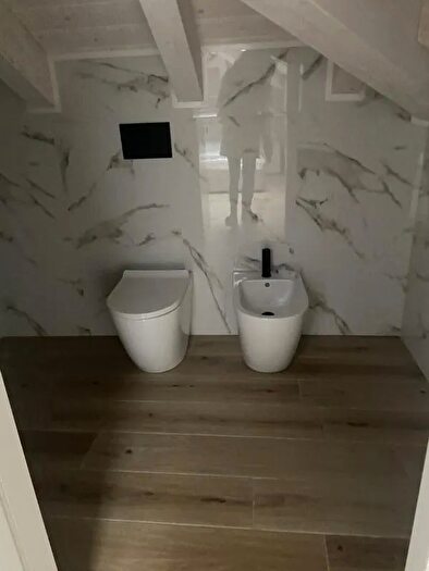 Appartamento trilocale in vendita in Varazze