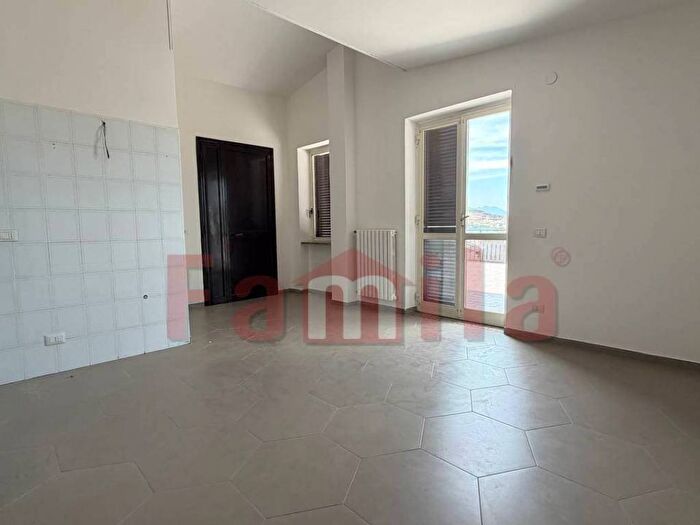 Appartamento trilocale in affitto in Via Amerigo Pescione, Avella
