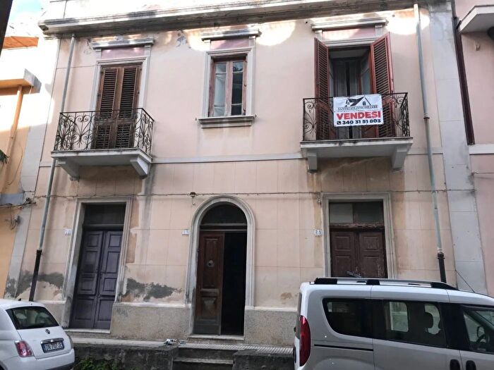 Casa con 9 locali in vendita in Via Maestro Guglielmo Ali Terme, Ali Terme