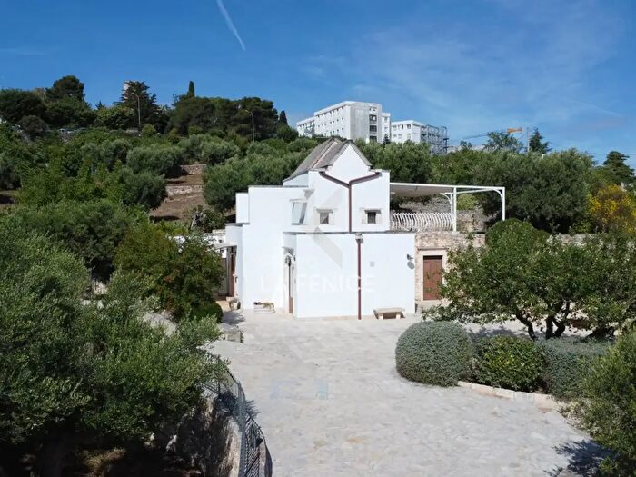 Casa con 6 locali in vendita in Via Ostuni, Martina Franca