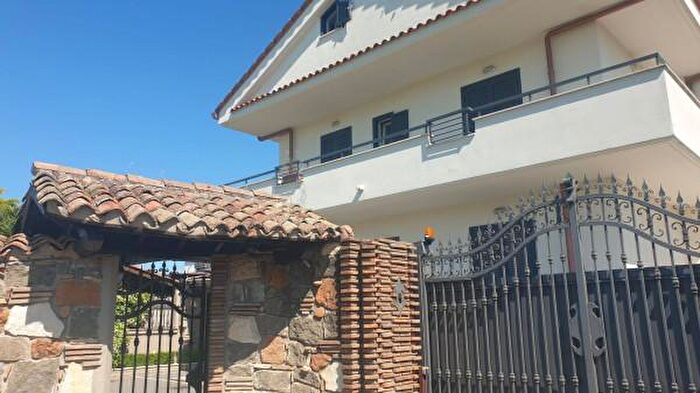 Appartamento con 5 locali in vendita in Viale John Fitzgerald Kennedy, Ciampino